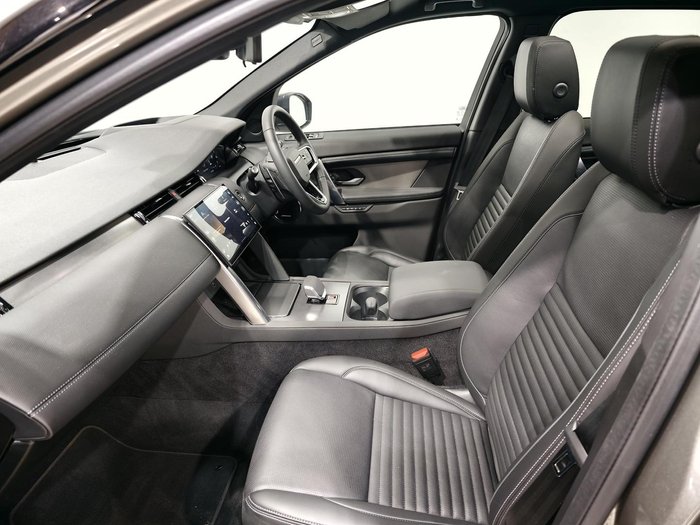 2024 Land Rover Discovery Sport P300e Dynamic SE