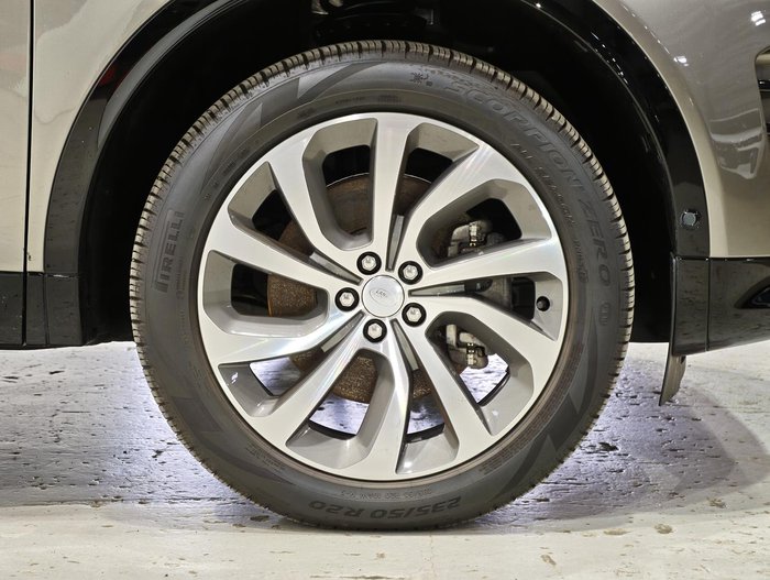 2024 Land Rover Discovery Sport P300e Dynamic SE
