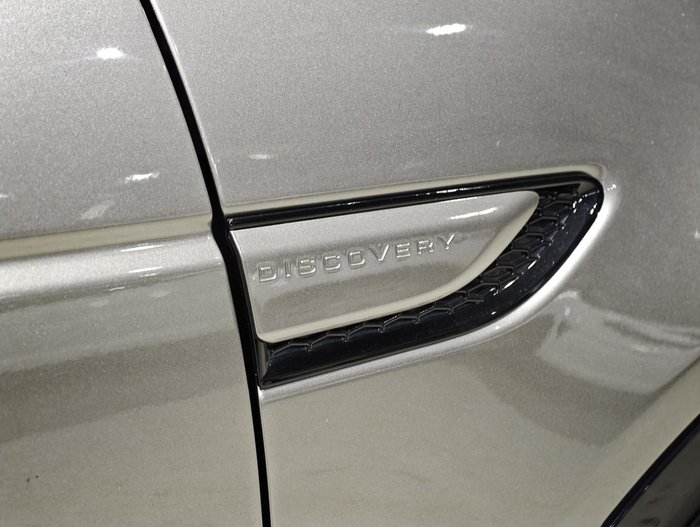2024 Land Rover Discovery Sport P300e Dynamic SE