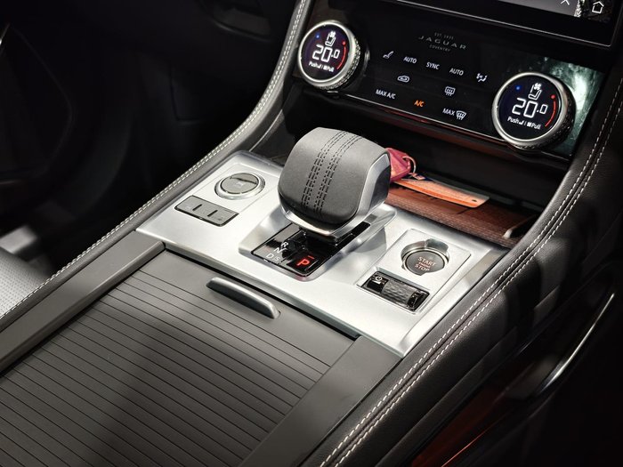 2025 Jaguar F-PACE PHEV P400e R-Dynamic SE 90th Anniversary Edition