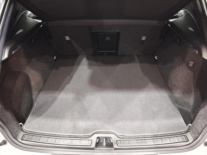 2025 Volvo XC40 Ultra B4 Dark