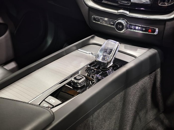 2025 Volvo XC60 Ultra B5 Bright
