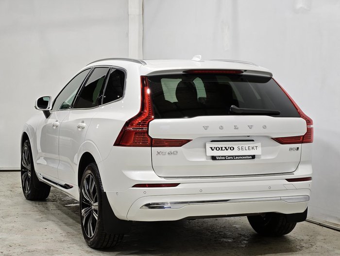 2025 Volvo XC60 Ultra B5 Bright
