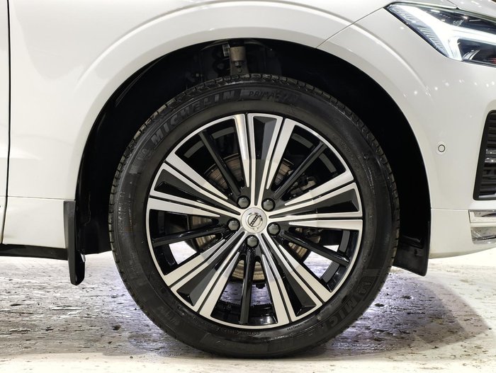 2025 Volvo XC60 Ultra B5 Bright