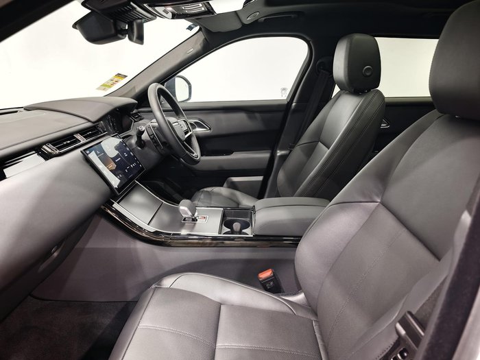 2025 Land Rover Range Rover Velar P250 Dynamic SE