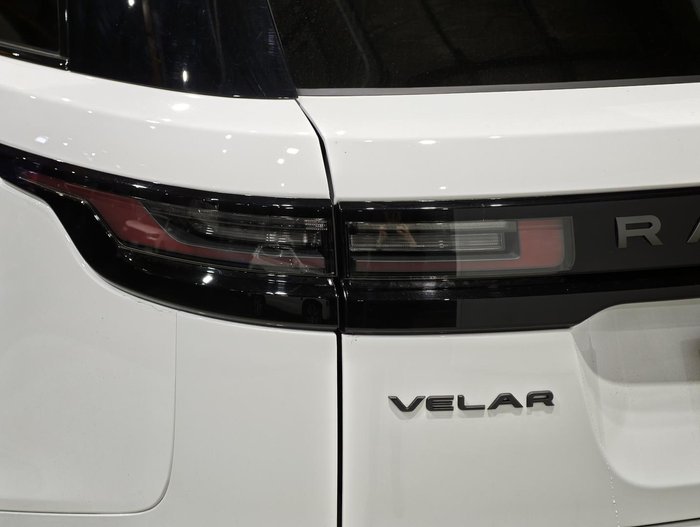 2025 Land Rover Range Rover Velar P250 Dynamic SE