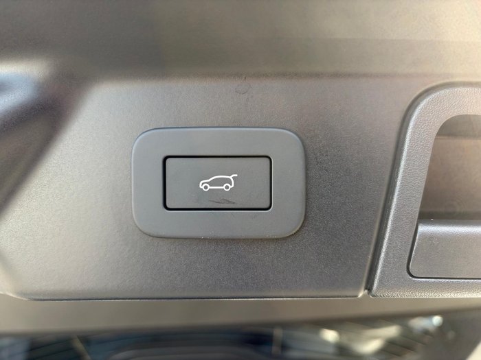 2025 Land Rover Range Rover Velar P250 Dynamic SE