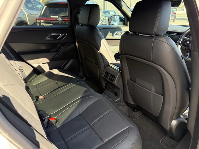 2025 Land Rover Range Rover Velar P250 Dynamic SE