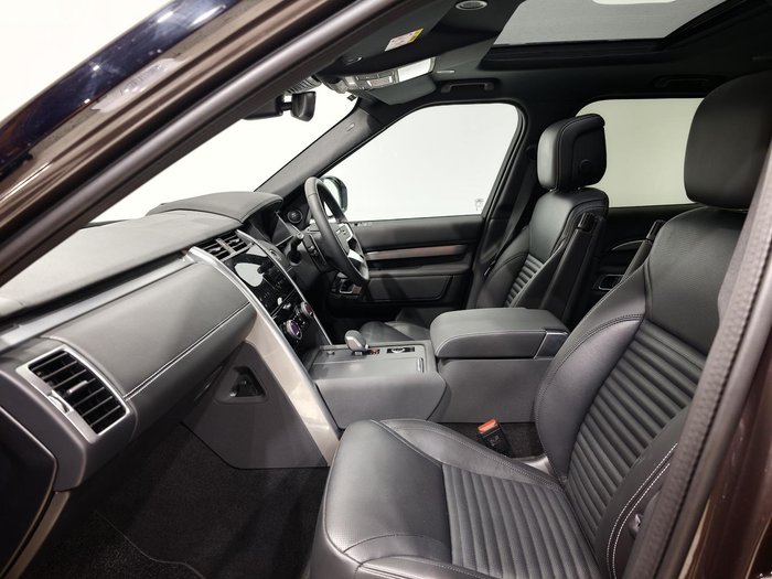 2025 Land Rover Discovery D350 Dynamic SE