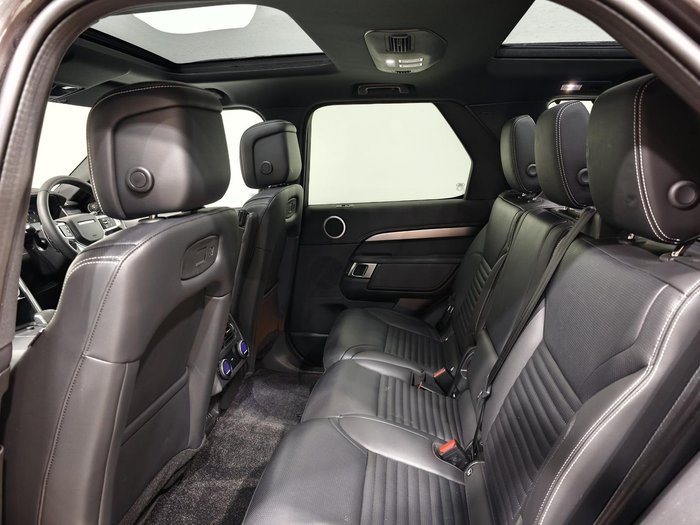 2025 Land Rover Discovery D350 Dynamic SE