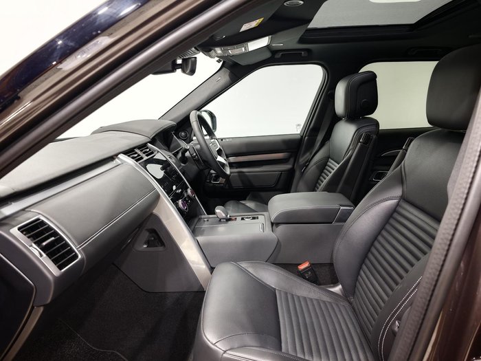 2025 Land Rover Discovery D350 Dynamic SE