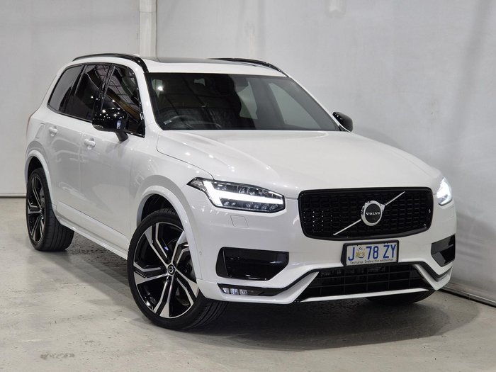 2021 Volvo XC90 B6 R-Design