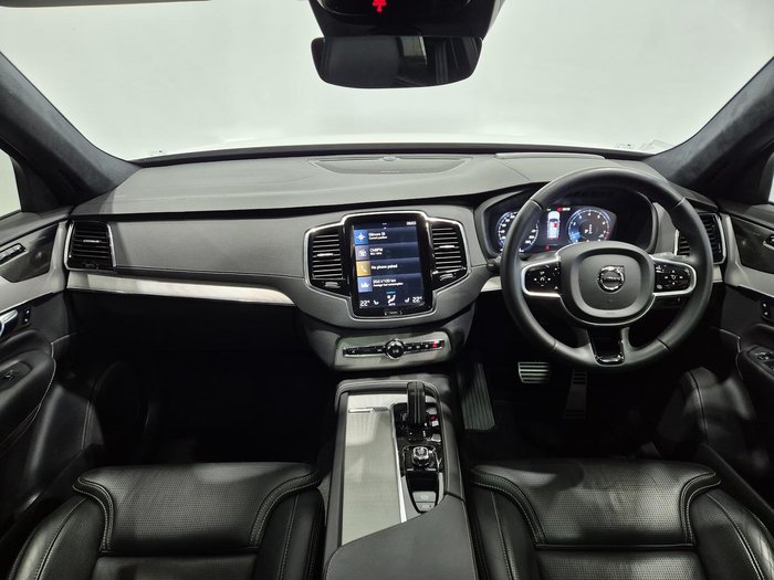 2021 Volvo XC90 B6 R-Design