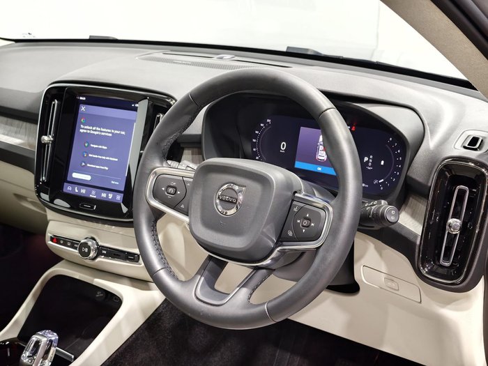 2024 Volvo XC40 Ultra B4 Bright