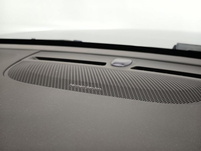 2024 Volvo XC40 Ultra B4 Bright