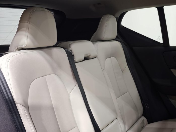 2024 Volvo XC40 Ultra B4 Bright
