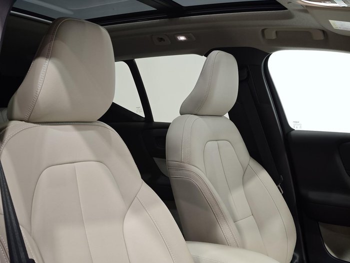 2024 Volvo XC40 Ultra B4 Bright
