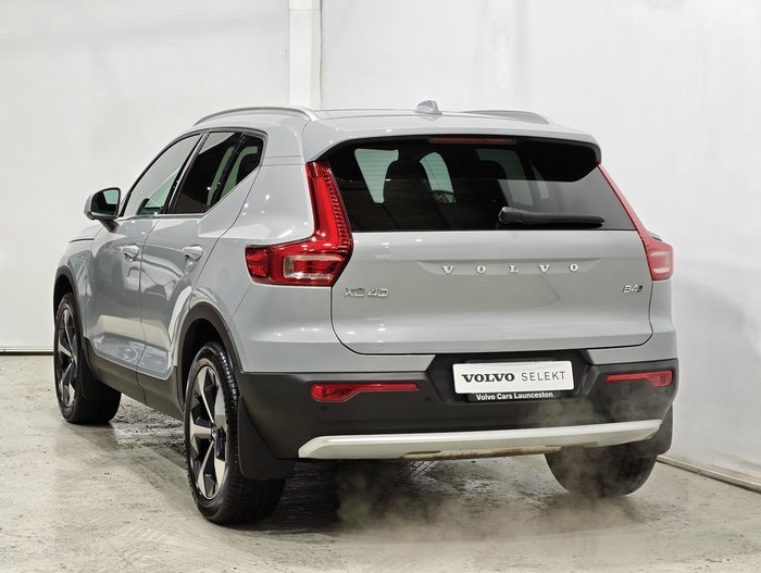 2024 Volvo XC40 Ultra B4 Bright
