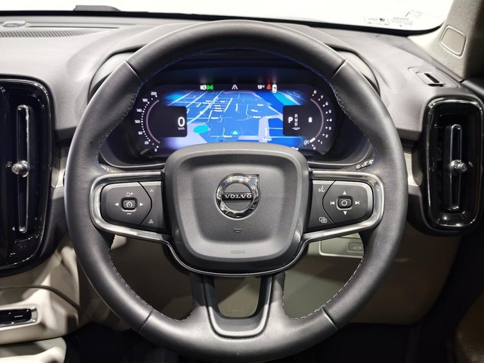 2024 Volvo XC40 Ultra B4 Bright