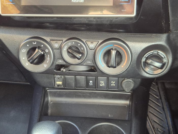 2018 Toyota Hilux SR
