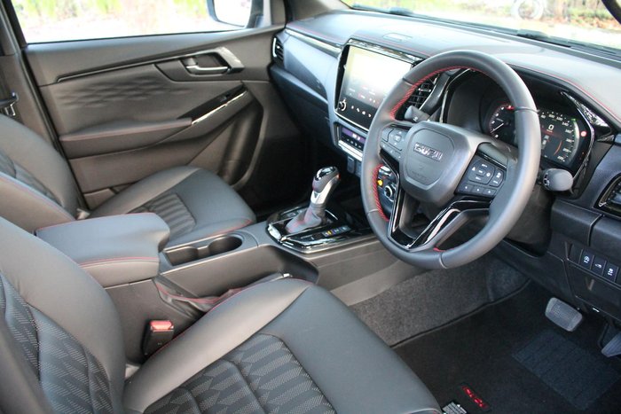 2025 Isuzu D-MAX X-TERRAIN