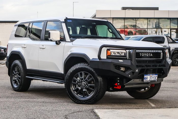 2025 Toyota Landcruiser Prado