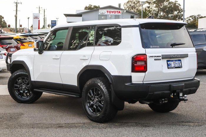 2025 Toyota Landcruiser Prado