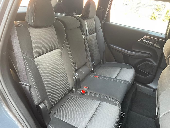 2024 Mitsubishi Outlander ES