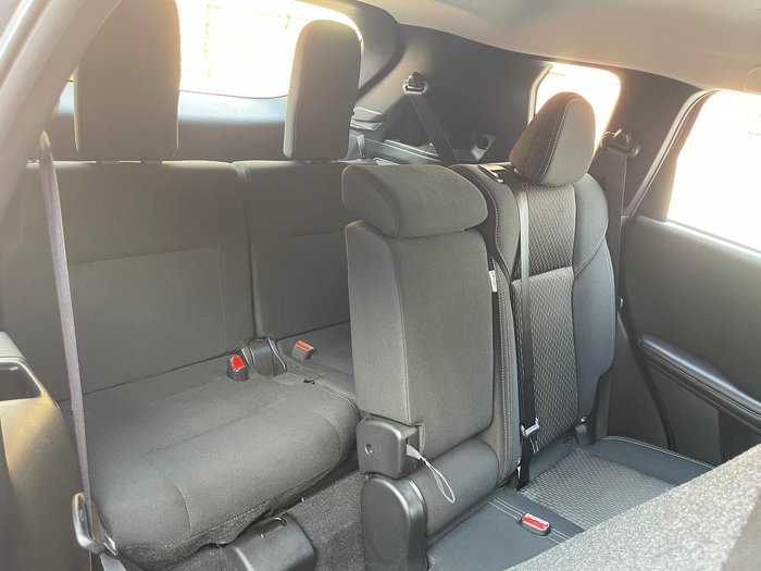 2024 Mitsubishi Outlander ES