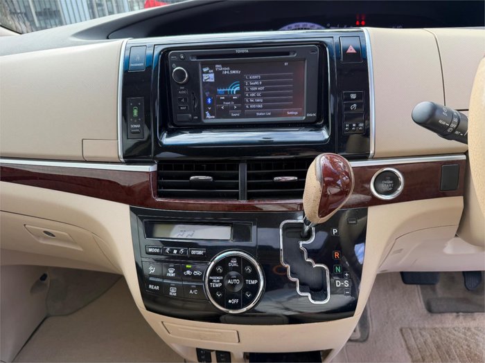 2015 TOYOTA TARAGO ULTIMA V6