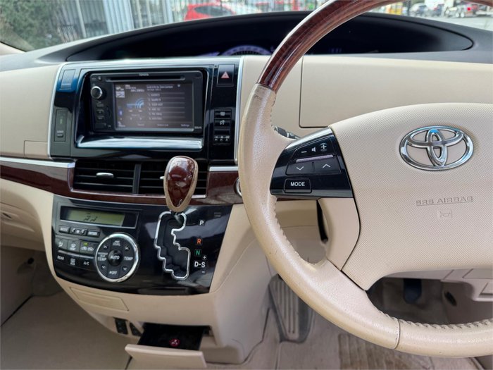 2015 TOYOTA TARAGO ULTIMA V6