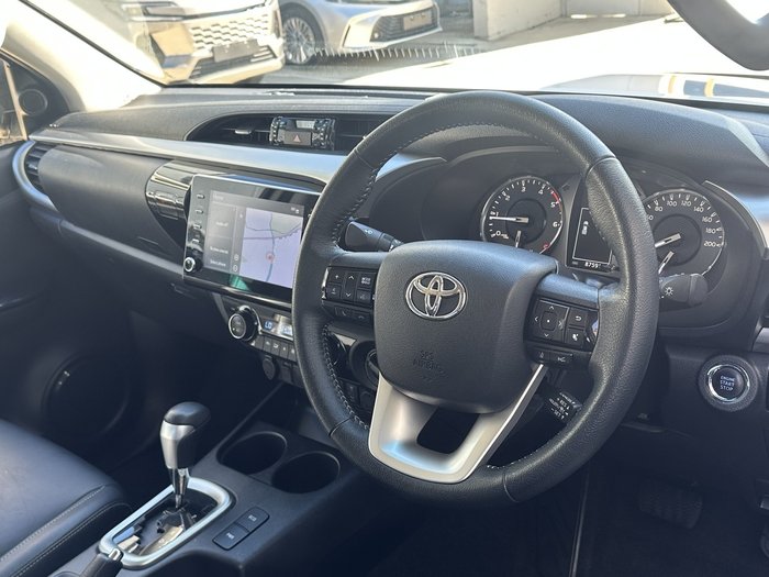 2021 Toyota Hilux SR5