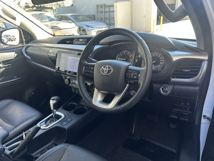 2021 Toyota Hilux SR5