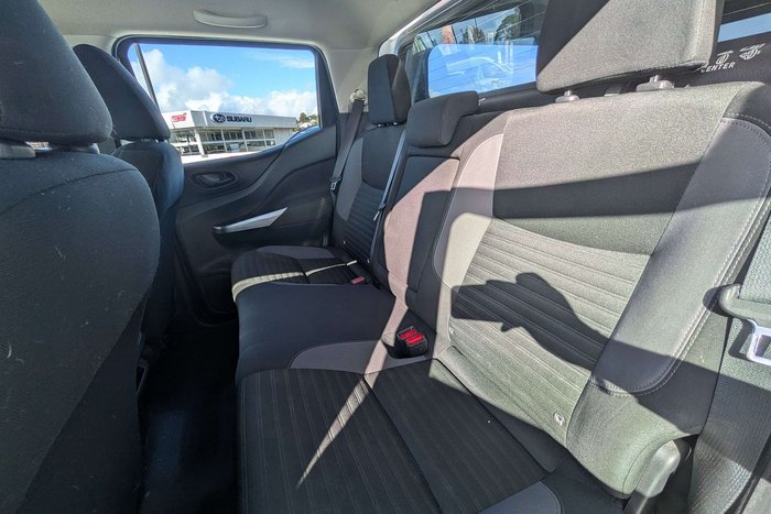 2021 Nissan Navara SL