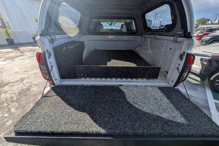 2021 Nissan Navara SL