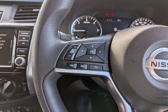 2021 Nissan Navara SL