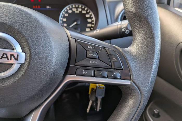 2021 Nissan Navara SL
