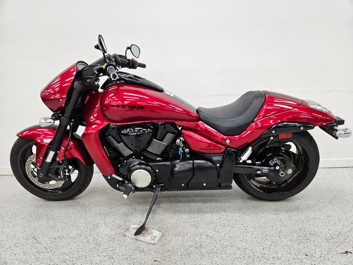 2021 Suzuki BOULEVARD M109R (VZR1800BZ) Red