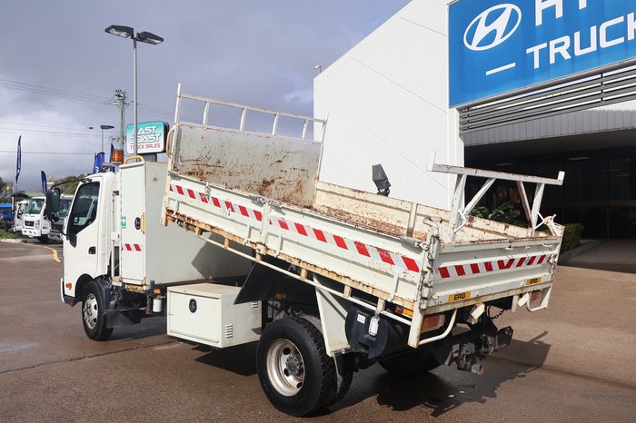 2016 HINO DUTRO 917