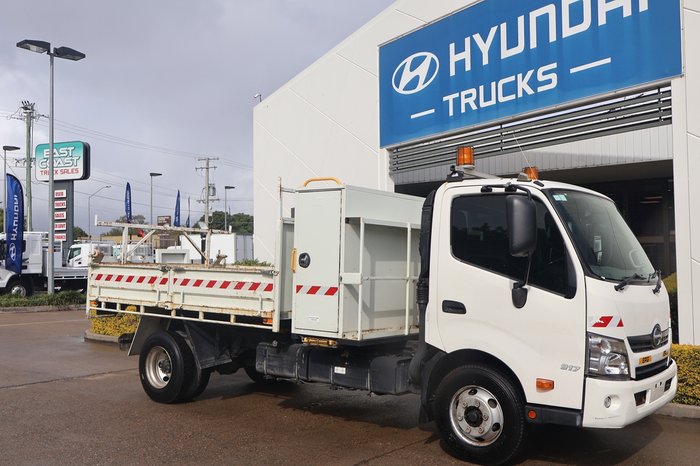 2016 HINO DUTRO 917