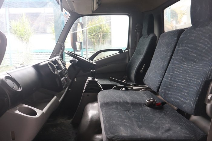 2016 HINO DUTRO 917