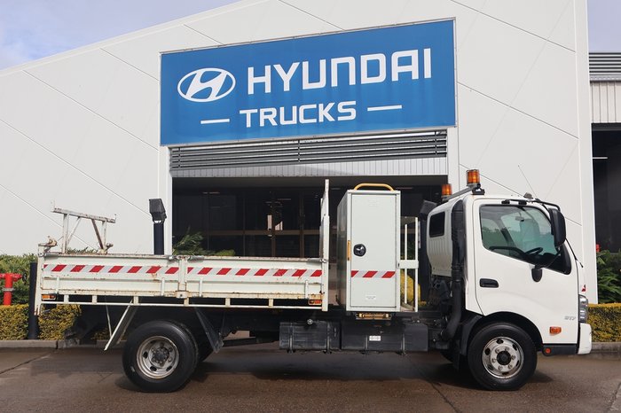 2016 HINO DUTRO 917