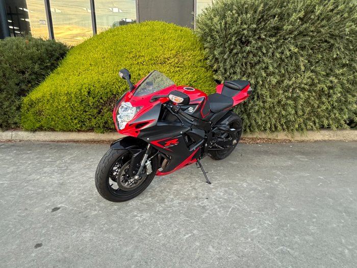 2015 Suzuki GSX-R600 Red