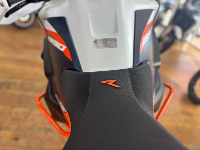 2026 Ktm 1390 SUPER ADVENTURE R Orange