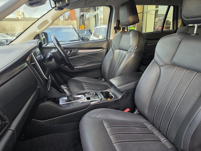 2021 Isuzu MU-X LS-T