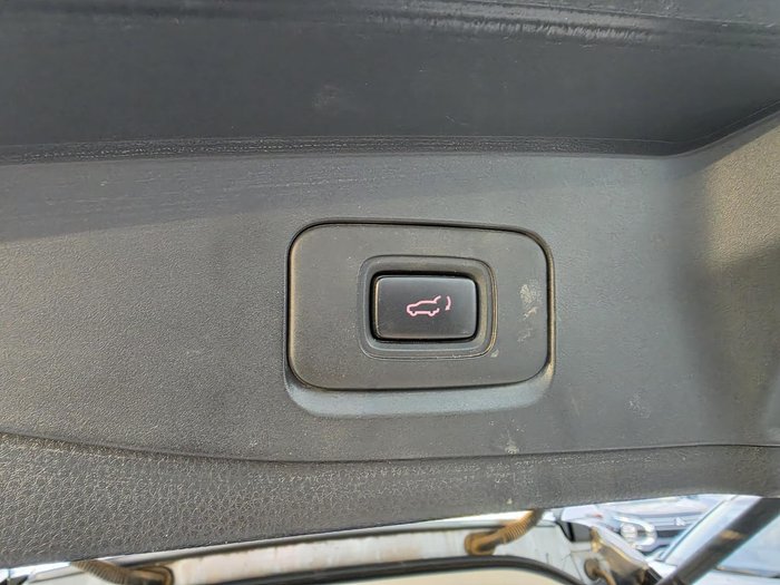 2021 Isuzu MU-X LS-T