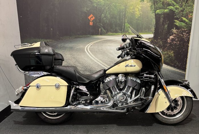 2017 Indian ROADMASTER THUNDER BLACK Thunder Black/Ivory Cream2Tone