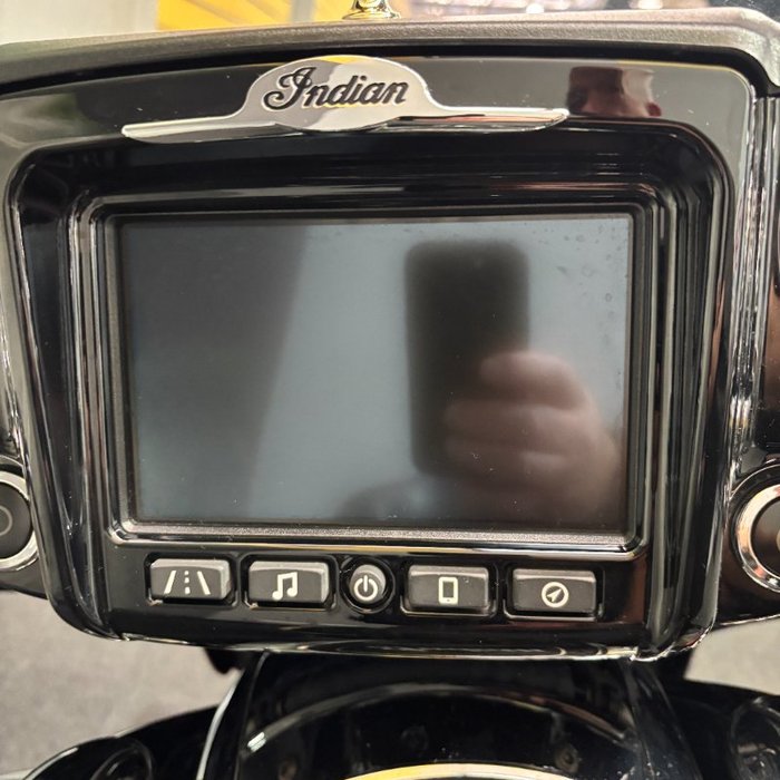 2017 Indian ROADMASTER THUNDER BLACK Thunder Black/Ivory Cream2Tone