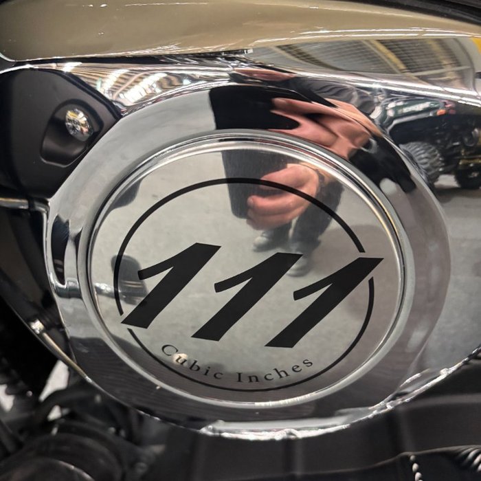 2017 Indian ROADMASTER THUNDER BLACK Thunder Black/Ivory Cream2Tone