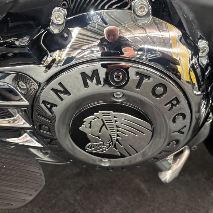 2017 Indian ROADMASTER THUNDER BLACK Thunder Black/Ivory Cream2Tone